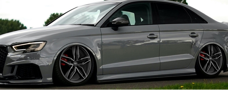 Audi A4 mit Felge MAM RS3 Palladium Silber front poliert